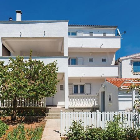 4 Bedroom Cozy Apartment In Vodice Extérieur photo