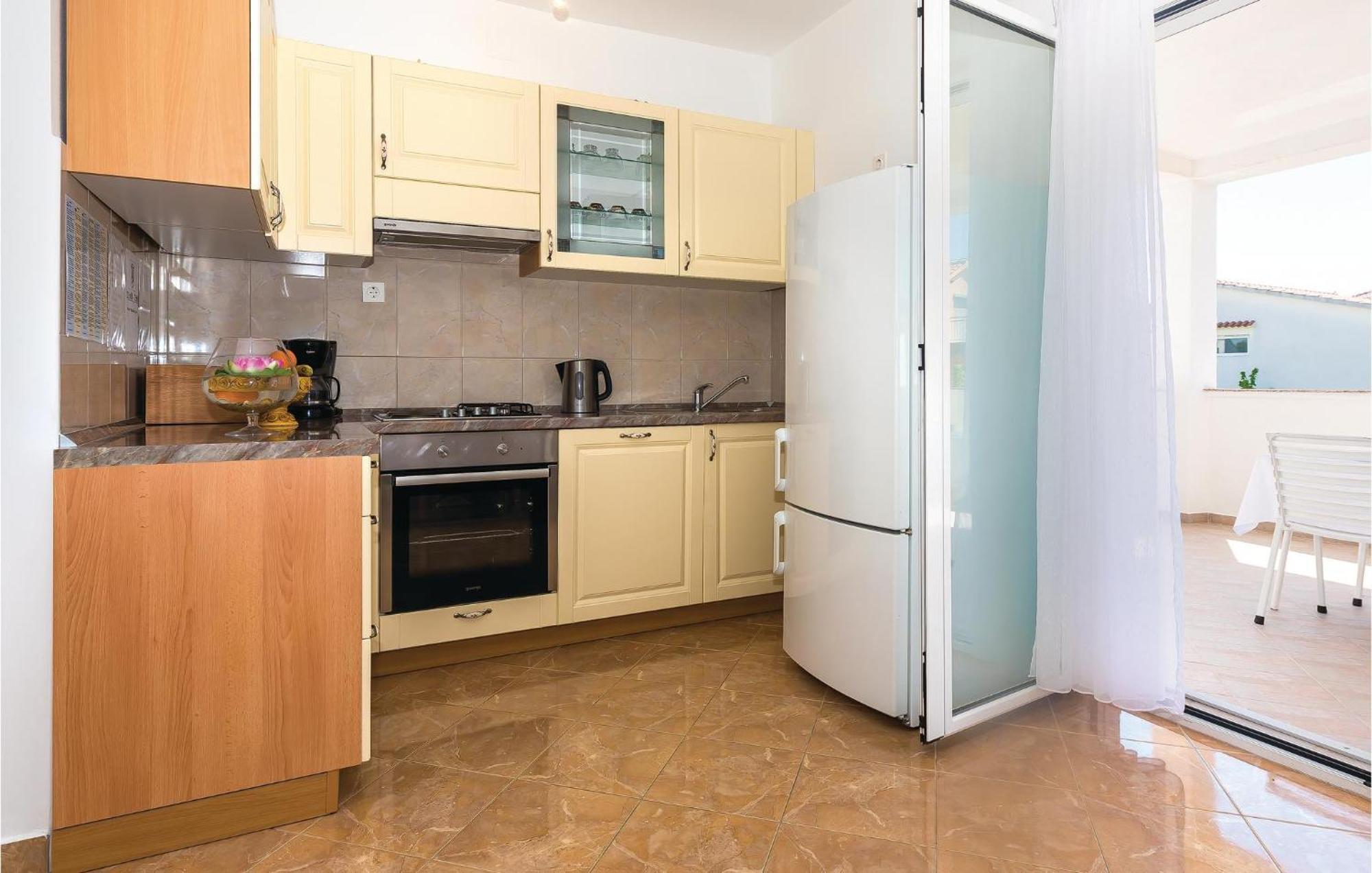 4 Bedroom Cozy Apartment In Vodice Extérieur photo